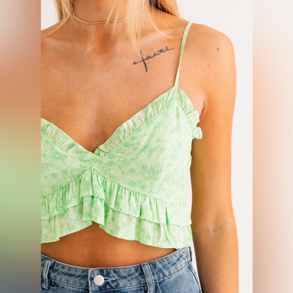 Green floral cropped tank